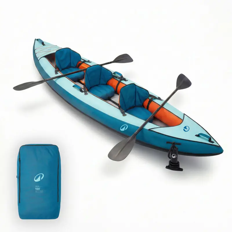 Kayak hinchable Tribord 100 Essential con sus tres asientos, dos remos, bomba y bolsa de transporte